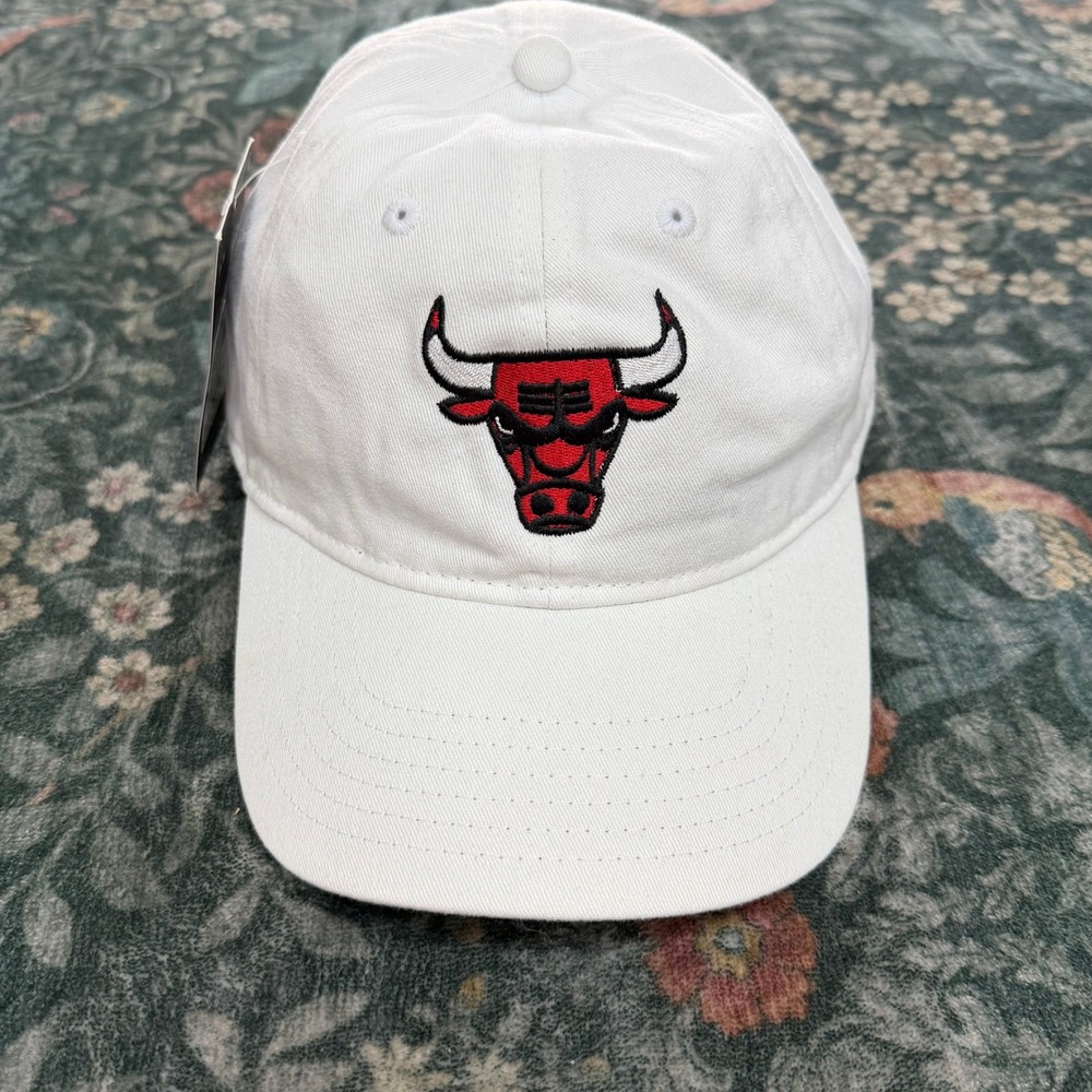 Adidas Chicago Bulls Relaxed White‎ Performance Hat NBA Adjustable N5381801 NEW
